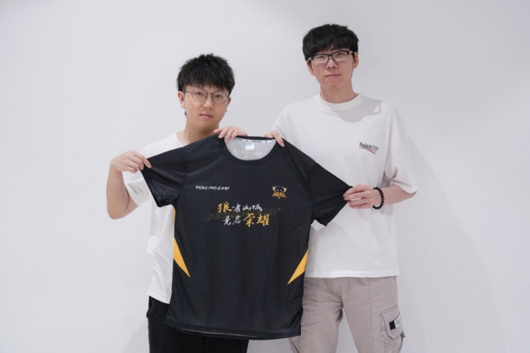 对于黄蜂而 对于黄蜂而