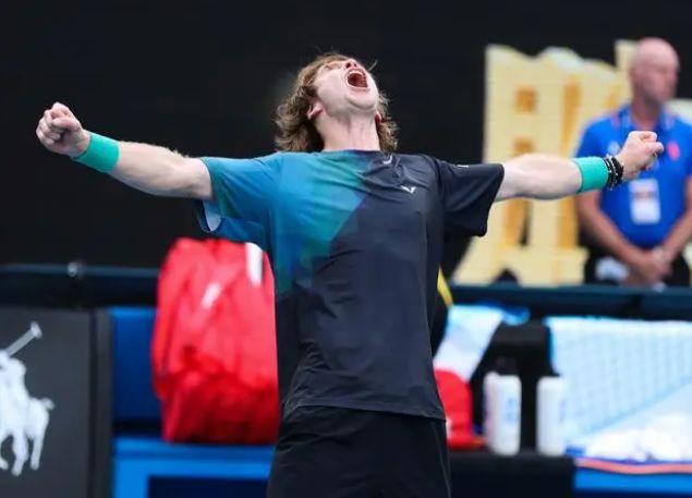 马的背脊上 马的背脊上