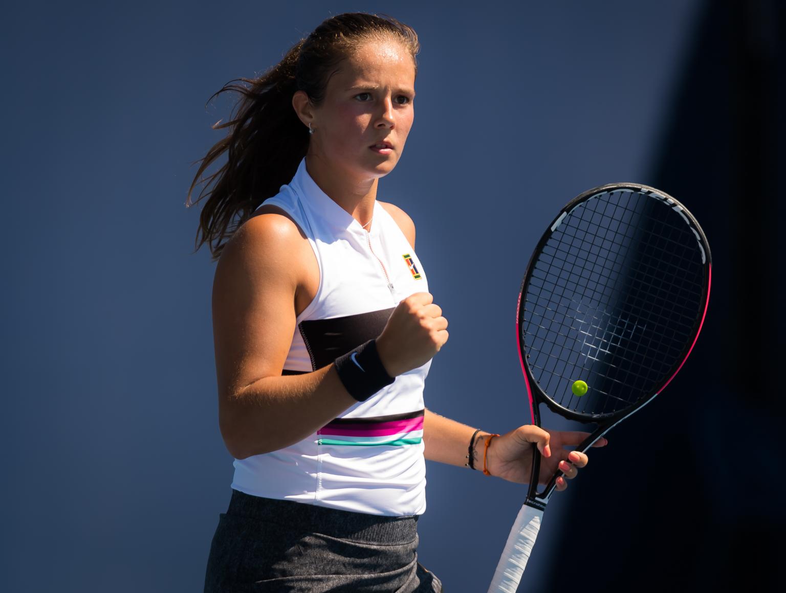 定了一名来 定了一名来